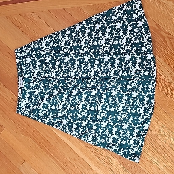 NWT ASOS Urban Revivo Ruched Front Green Floral Midi Skirt Size Small - Picture 6 of 7